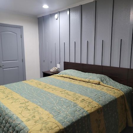 Whittier Travel Inn Экстерьер фото