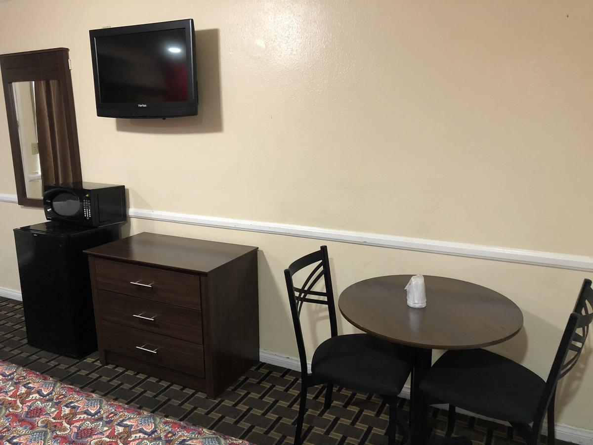 Whittier Travel Inn Экстерьер фото