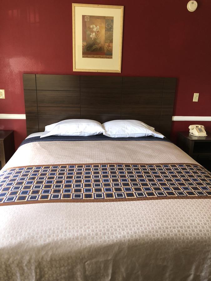 Whittier Travel Inn Экстерьер фото