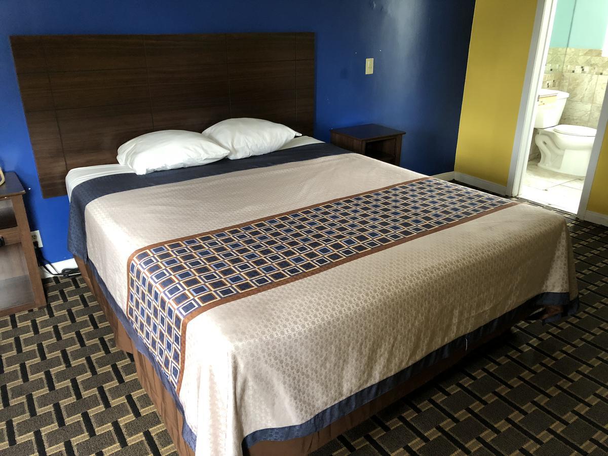 Whittier Travel Inn Экстерьер фото