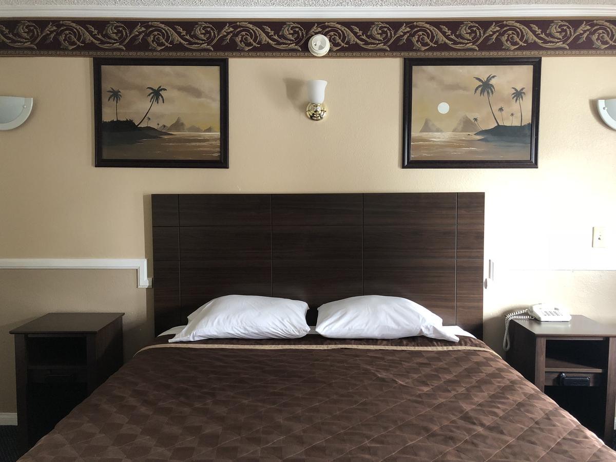Whittier Travel Inn Экстерьер фото