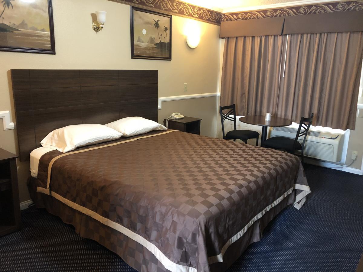 Whittier Travel Inn Экстерьер фото