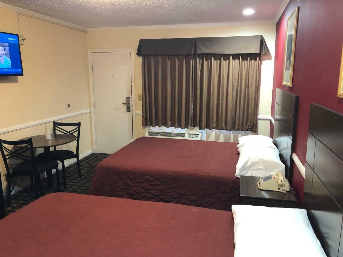 Whittier Travel Inn Экстерьер фото