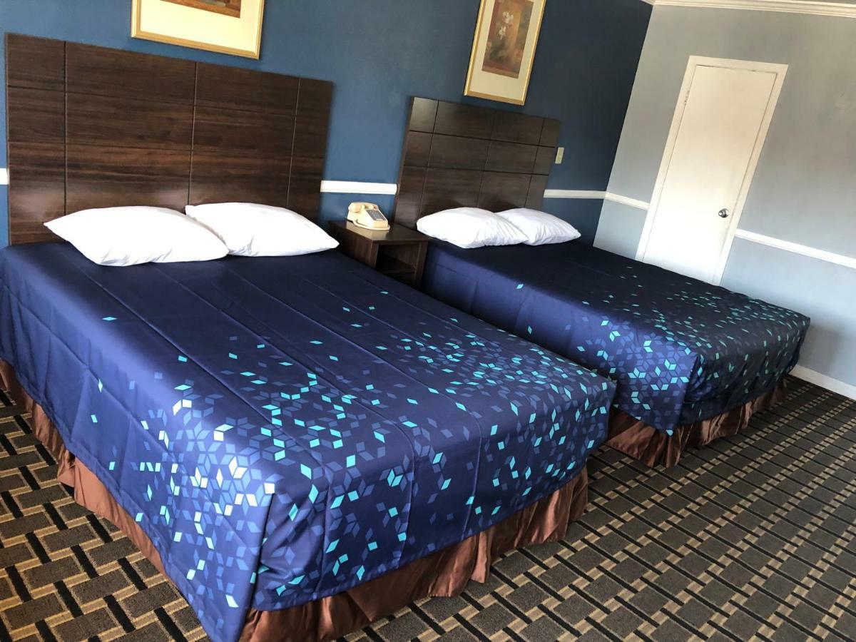 Whittier Travel Inn Экстерьер фото