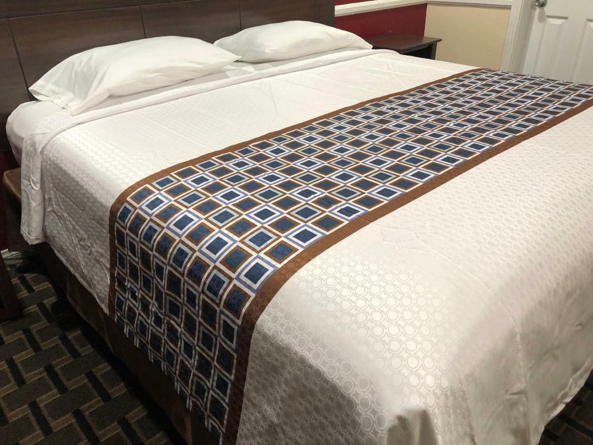 Whittier Travel Inn Экстерьер фото