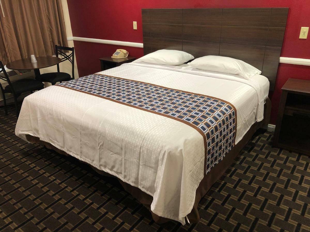 Whittier Travel Inn Экстерьер фото