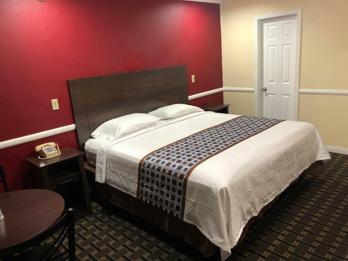 Whittier Travel Inn Экстерьер фото