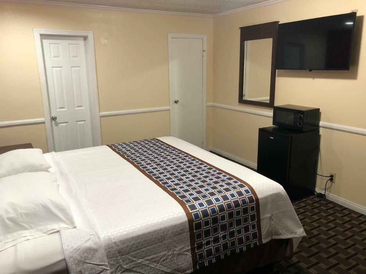 Whittier Travel Inn Экстерьер фото